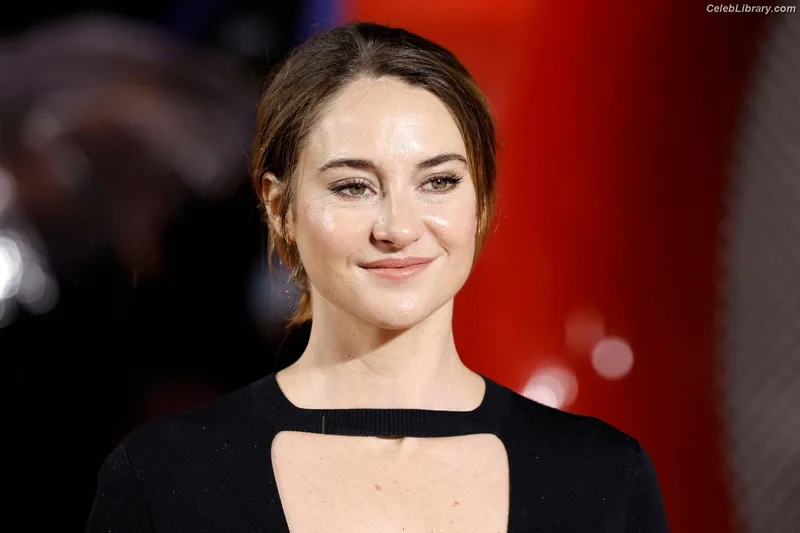 Shailene Woodley photo 24 of 1036
