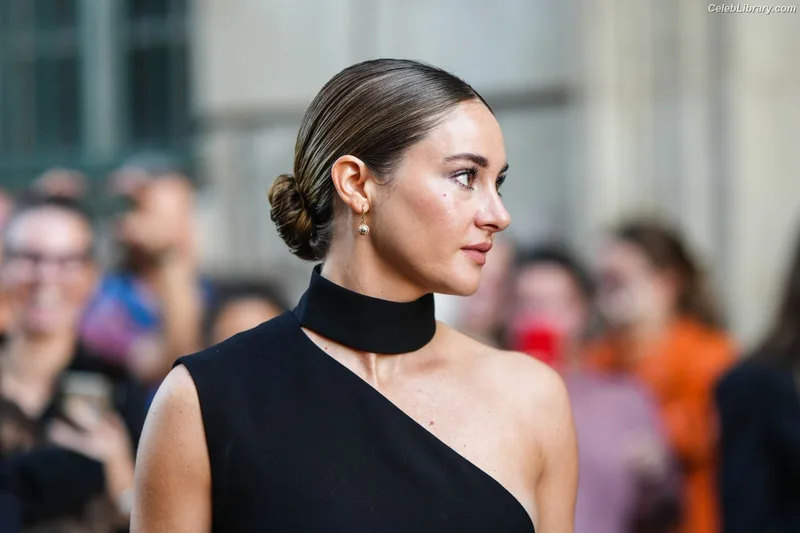 Shailene Woodley photo 18 of 1036