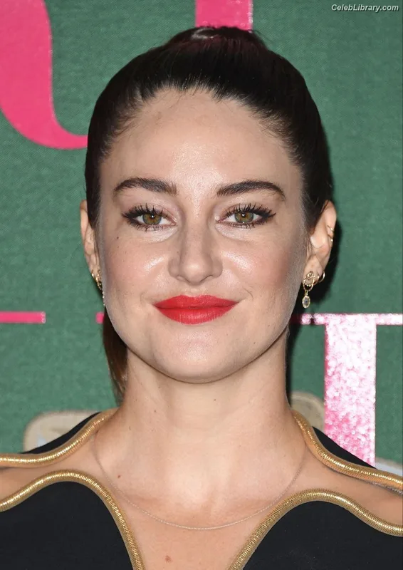 Shailene Woodley photo 13 of 1036
