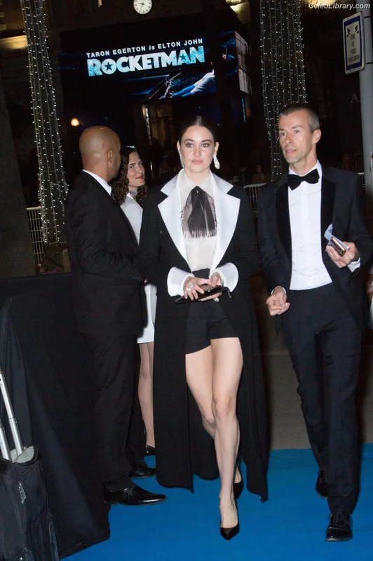 Shailene Woodley photo 17 of 1036