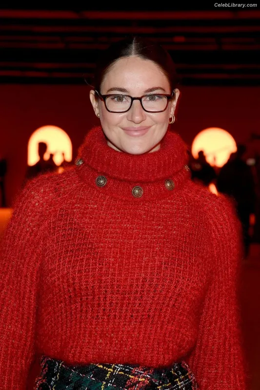 Shailene Woodley photo 15 of 1036