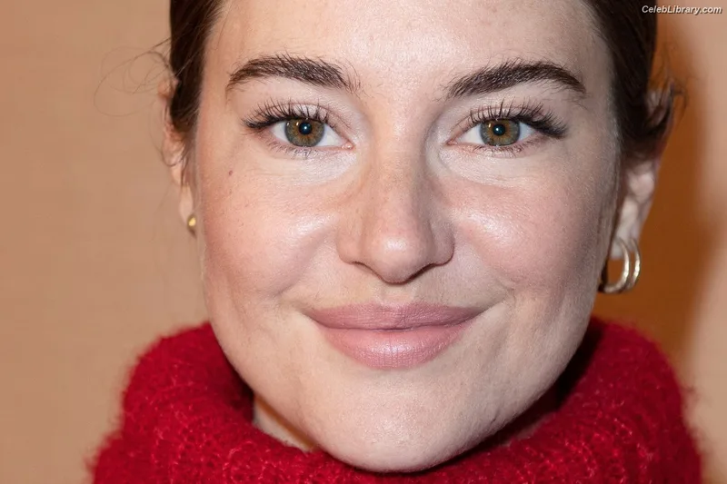 Shailene Woodley photo 18 of 1036