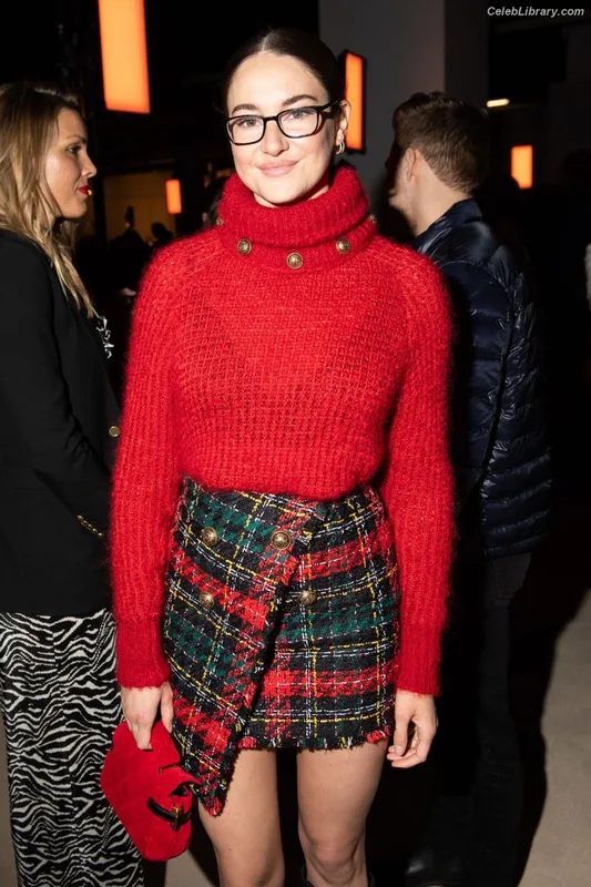 Shailene Woodley photo 19 of 1036