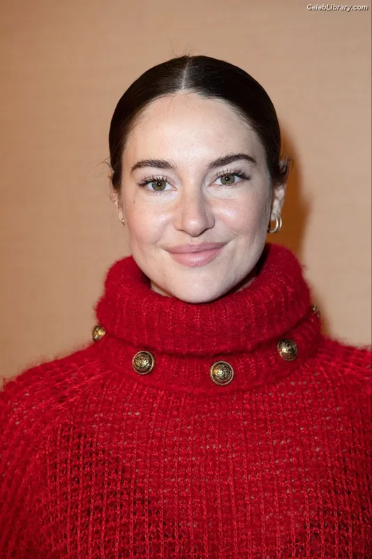 Shailene Woodley photo 23 of 1036