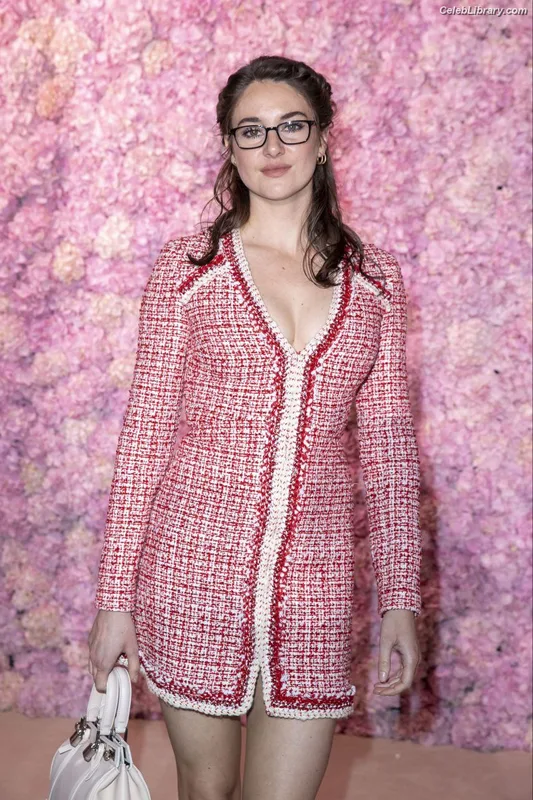 Shailene Woodley photo 15 of 1036