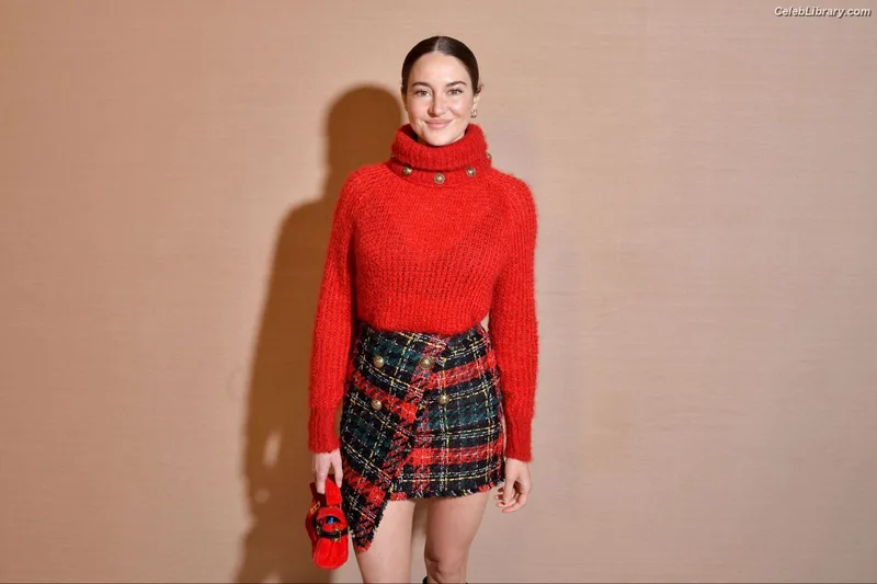 Shailene Woodley photo 8 of 1036