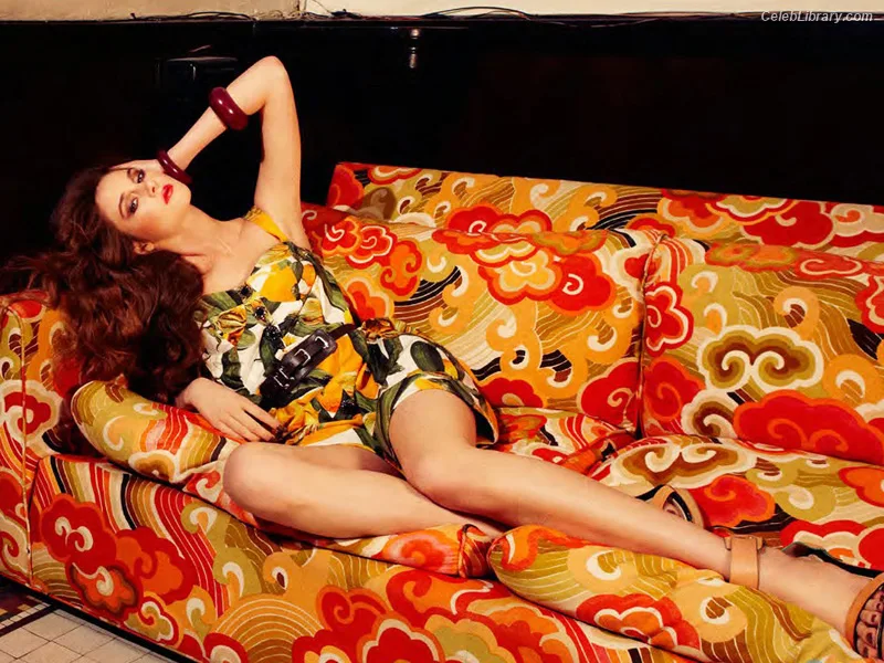 Shailene Woodley photo 11 of 1036