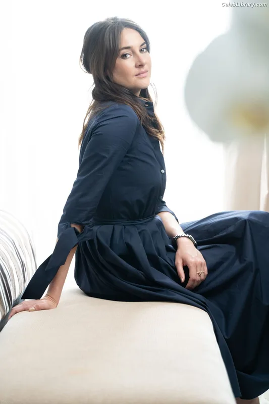 Shailene Woodley photo 17 of 1036