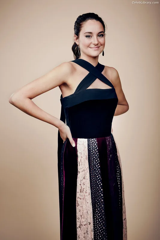 Shailene Woodley photo 20 of 1036