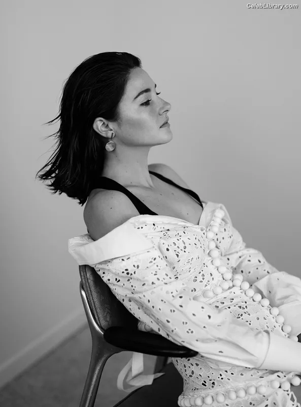 Shailene Woodley photo 9 of 1036