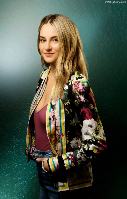 Shailene Woodley photo 22 of 1036