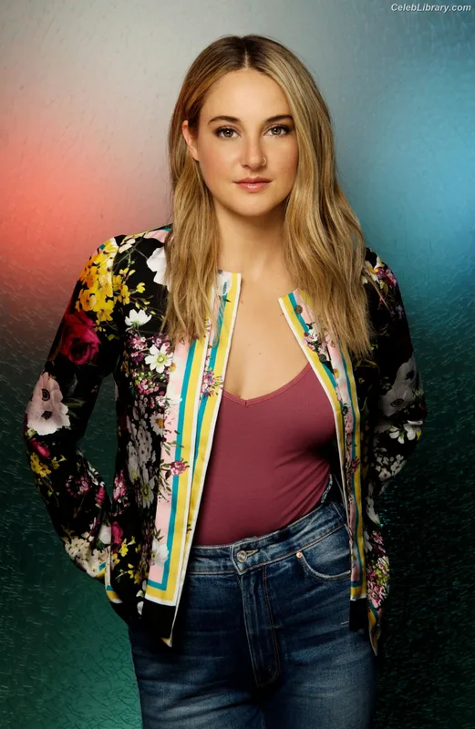 Shailene Woodley photo 24 of 1036