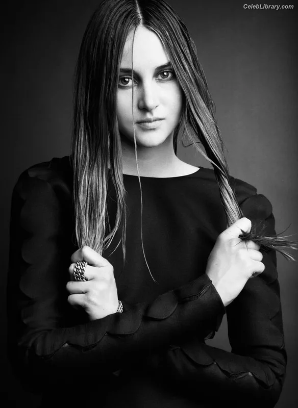 Shailene Woodley photo 6 of 1036