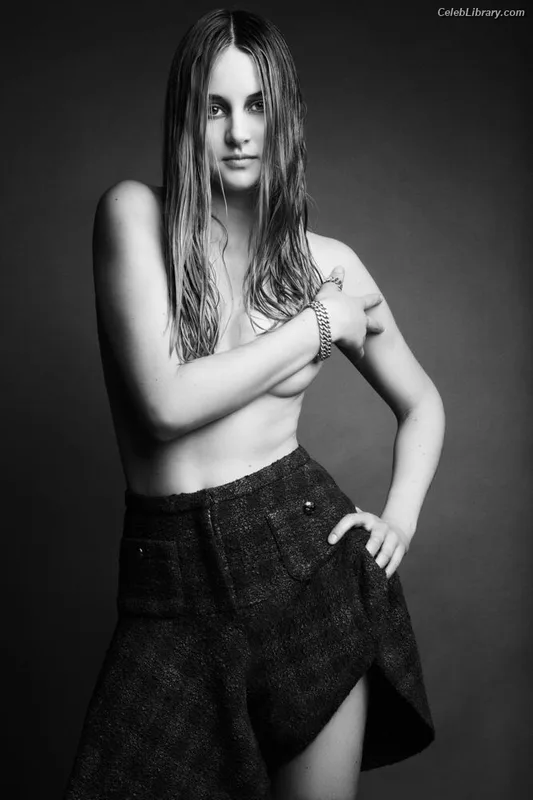 Shailene Woodley photo 9 of 1036