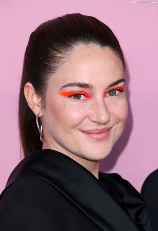 Shailene Woodley photo 18 of 1036