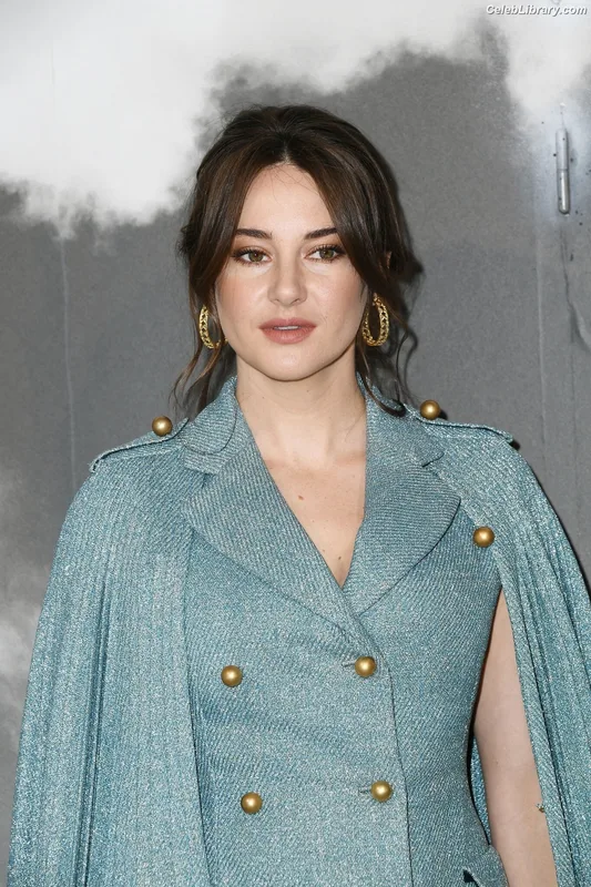 Shailene Woodley photo 1 of 1036