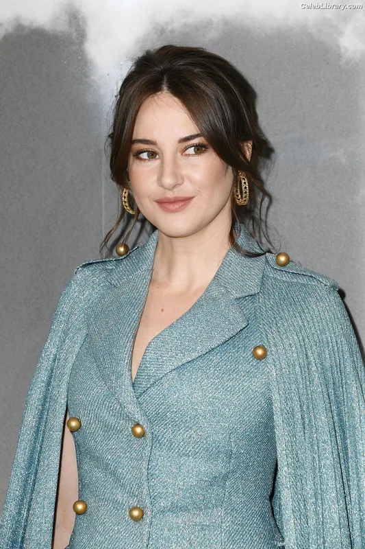Shailene Woodley photo 9 of 1036