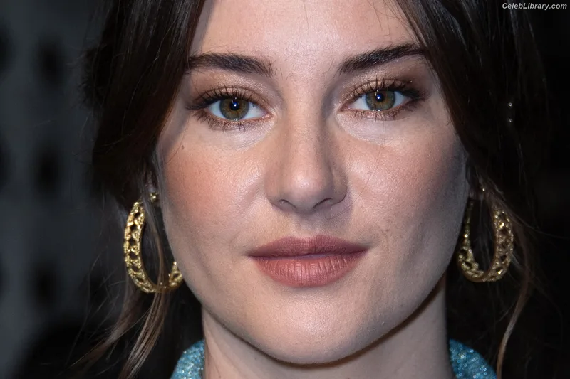 Shailene Woodley photo 8 of 1036