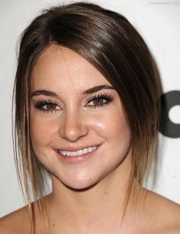 Shailene Woodley photo 12 of 1036