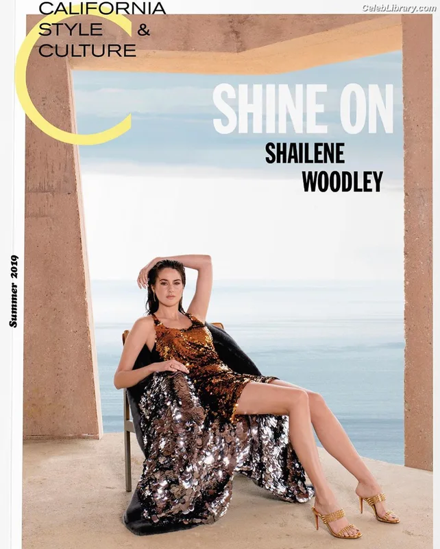 Shailene Woodley photo 7 of 1036