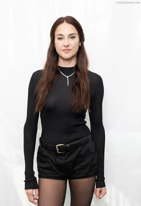 Shailene Woodley photo 24 of 1036