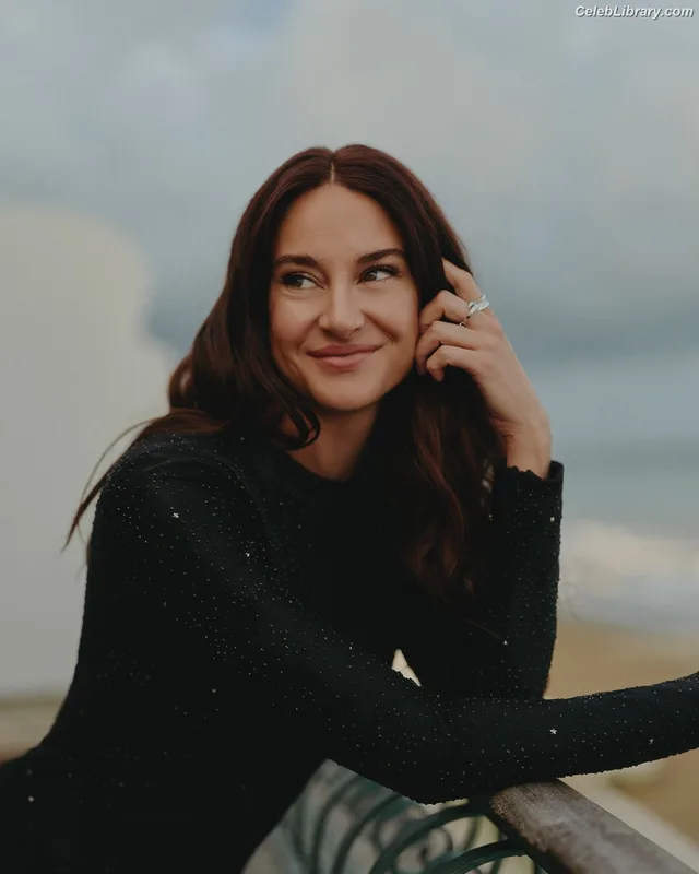 Shailene Woodley photo 8 of 1036