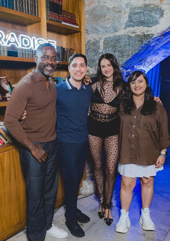 Shailene Woodley photo 23 of 1036