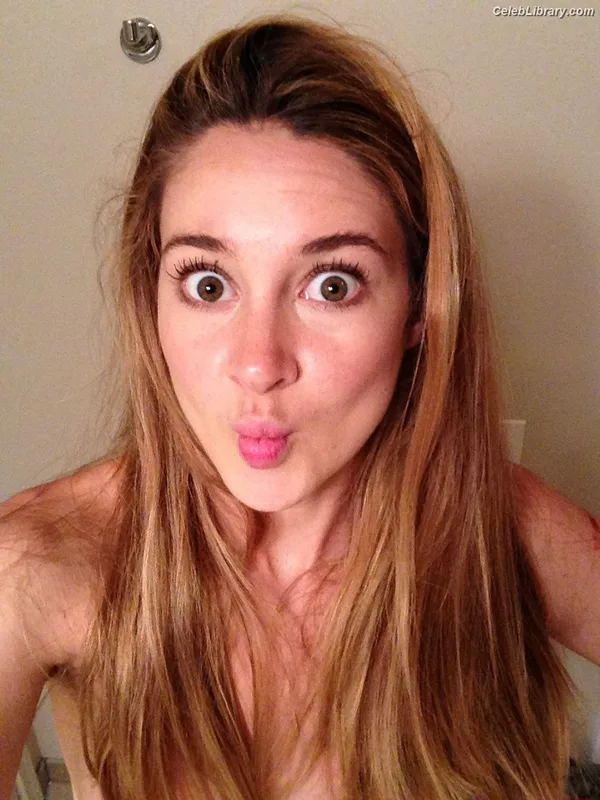 Shailene Woodley photo 17 of 1036
