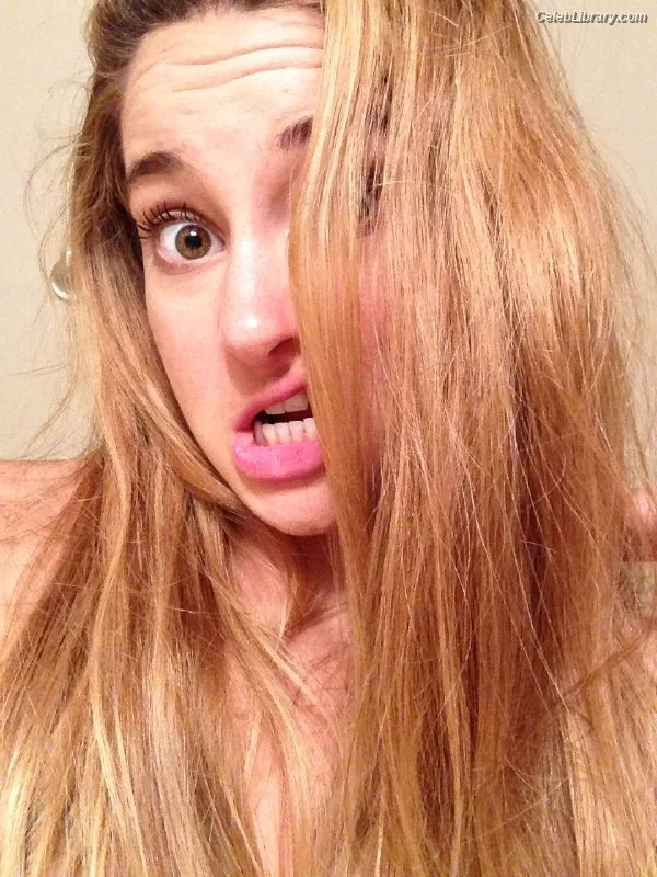 Shailene Woodley photo 11 of 1036