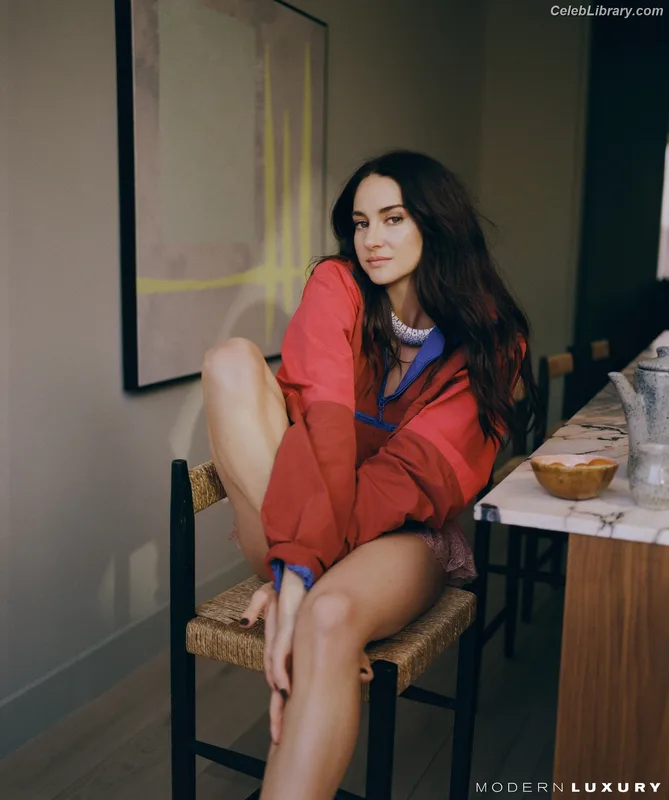 Shailene Woodley photo 14 of 1036