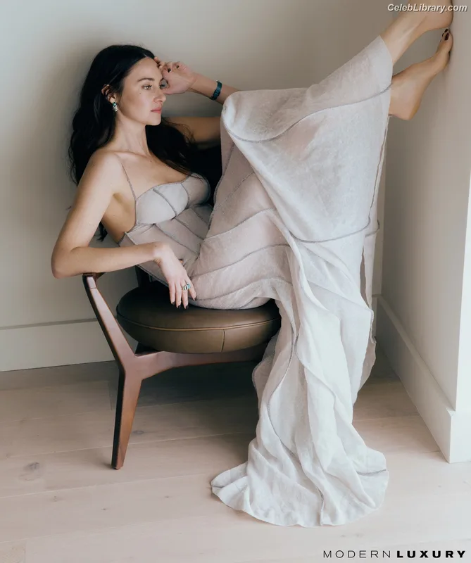 Shailene Woodley photo 17 of 1036