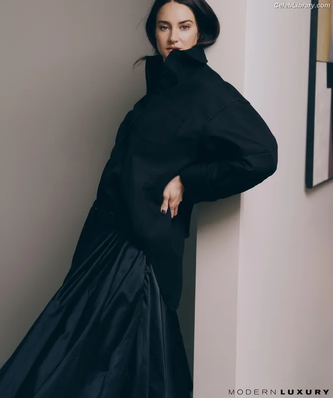 Shailene Woodley photo 21 of 1036