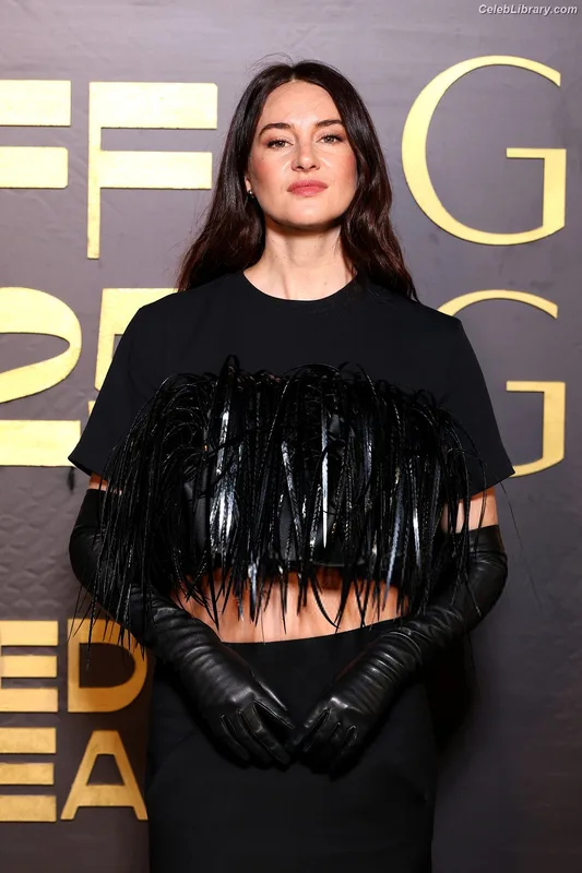 Shailene Woodley photo 24 of 1036