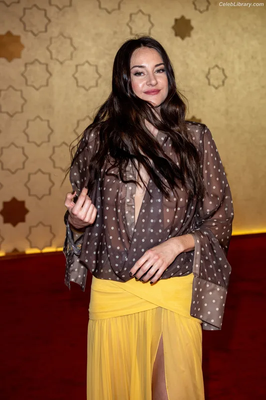 Shailene Woodley photo 10 of 1036