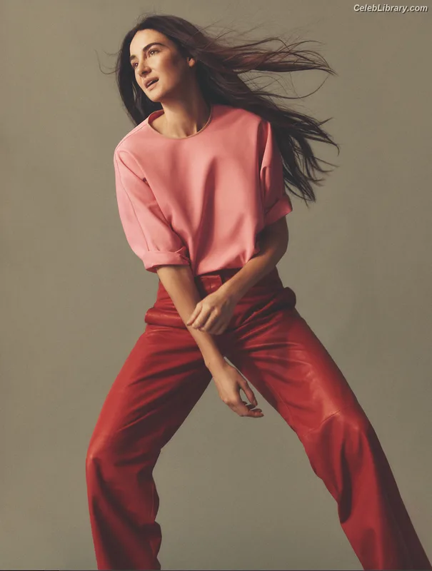 Shailene Woodley photo 14 of 1036