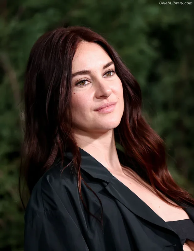 Shailene Woodley photo 24 of 1036