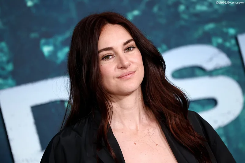 Shailene Woodley photo 4 of 1036