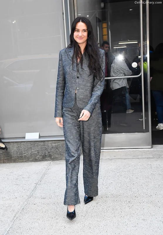 Shailene Woodley photo 18 of 1036