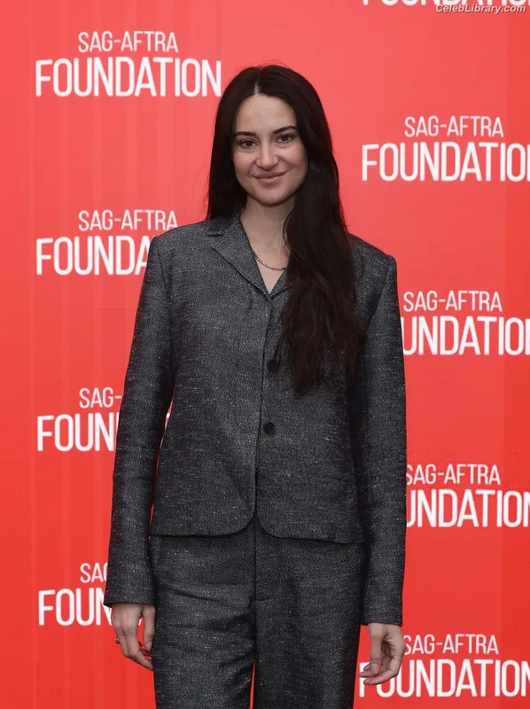Shailene Woodley photo 23 of 1036