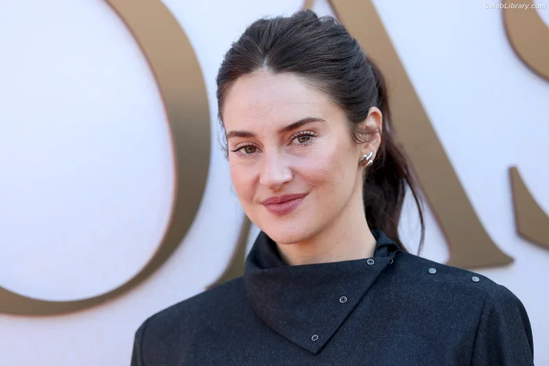 Shailene Woodley photo 9 of 1036