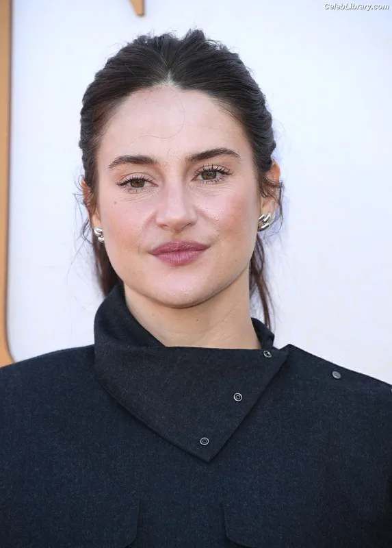 Shailene Woodley photo 14 of 1036
