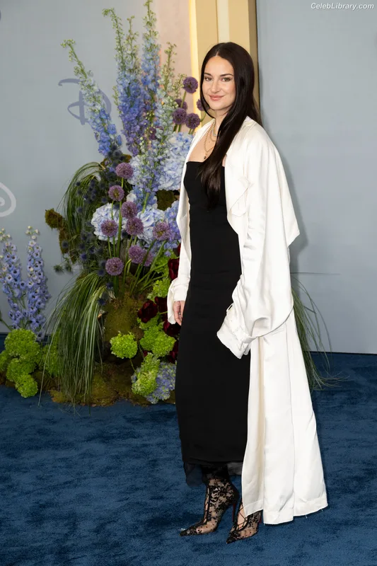 Shailene Woodley photo 5 of 1036
