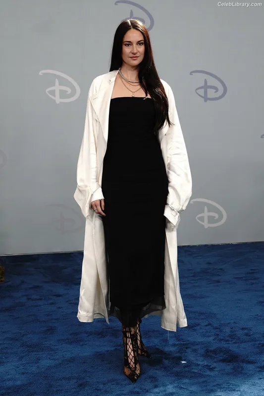 Shailene Woodley photo 14 of 1036