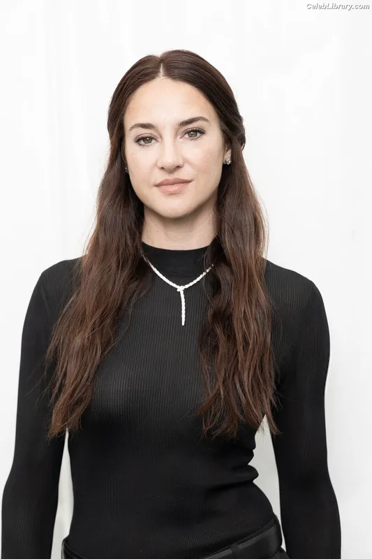 Shailene Woodley photo 4 of 1036