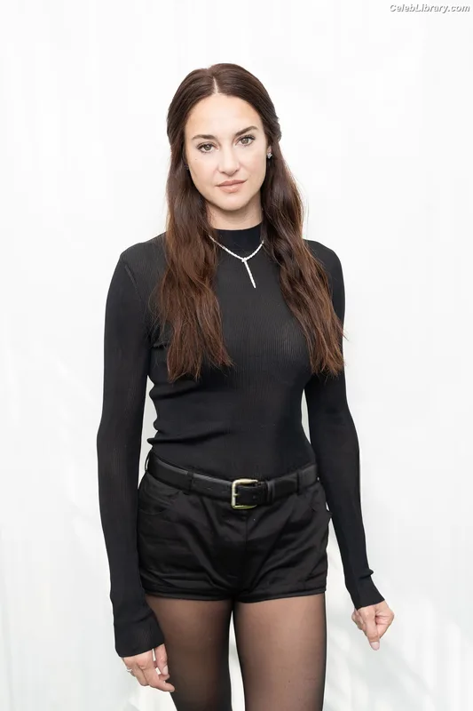 Shailene Woodley photo 6 of 1036