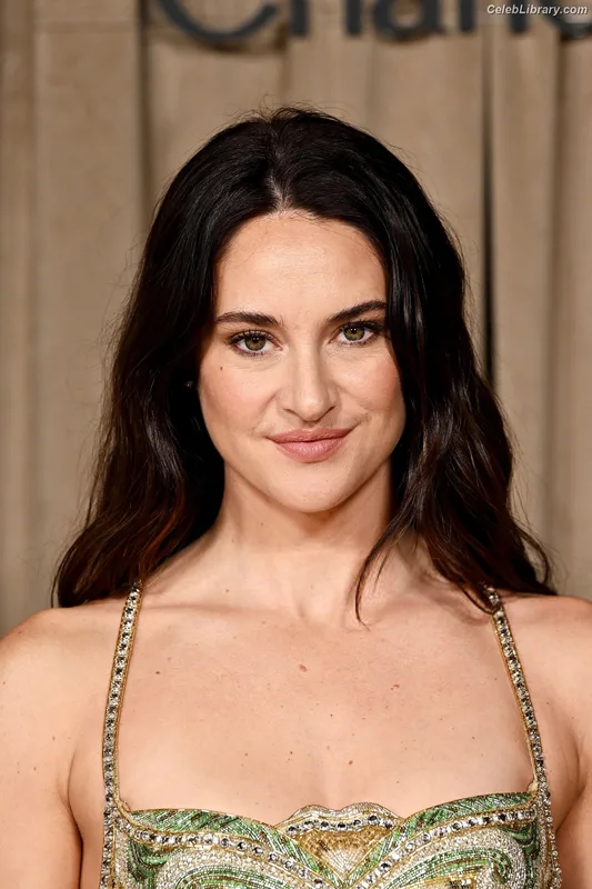 Shailene Woodley photo 13 of 1036