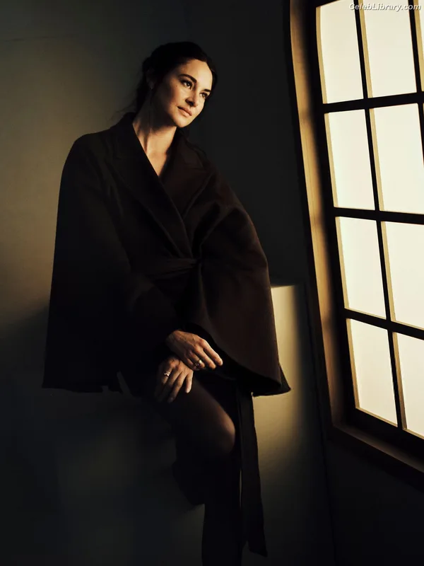 Shailene Woodley photo 22 of 1036