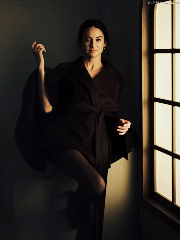 Shailene Woodley photo 24 of 1036