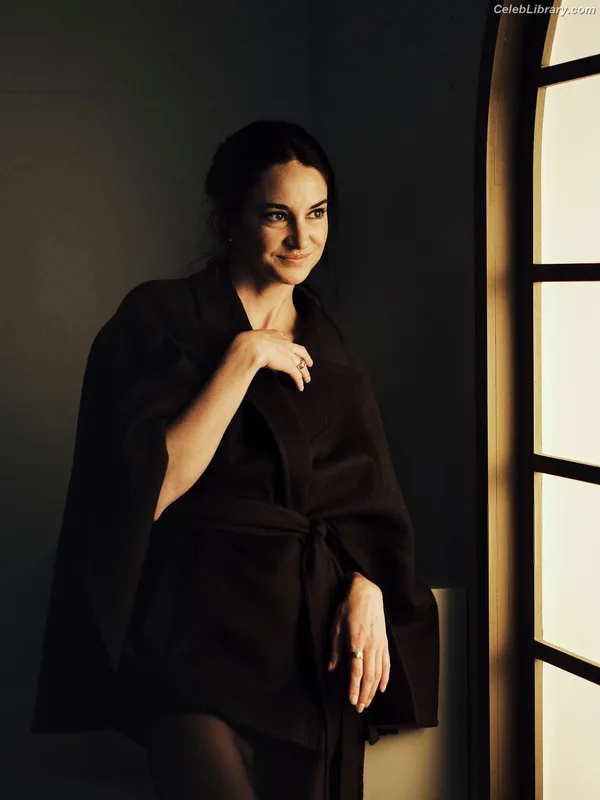 Shailene Woodley photo 5 of 1036