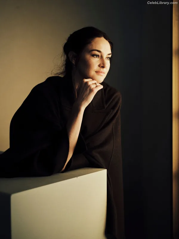 Shailene Woodley photo 6 of 1036